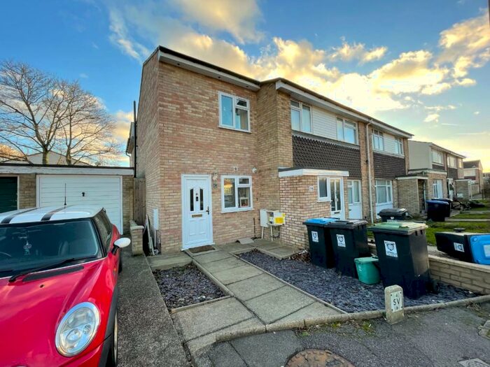 2 Bedroom End Of Terrace House To Rent In Crawley Drive, Hemel Hempstead, Hertfordshire, HP2