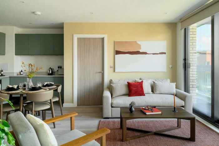 3 Bedroom Apartment To Rent In Arbour, Silbury Boulevard, Milton Keynes, MK9