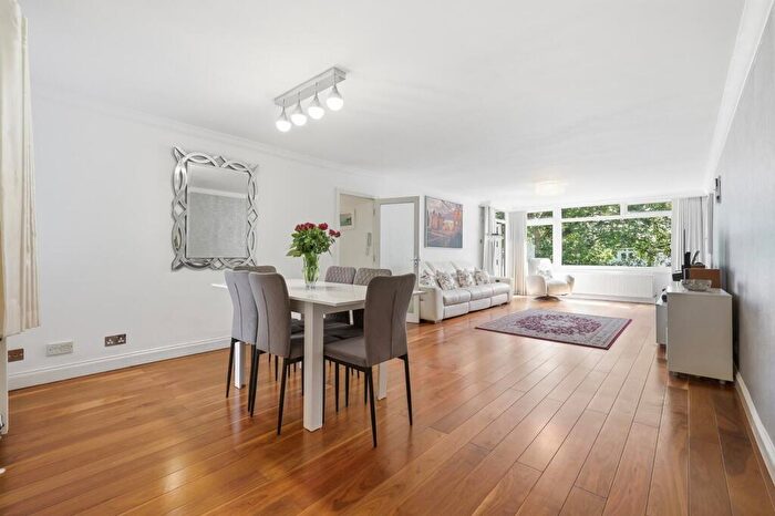 4 Bedroom Flat For Sale In Woodford Road, South Woodford, E18
