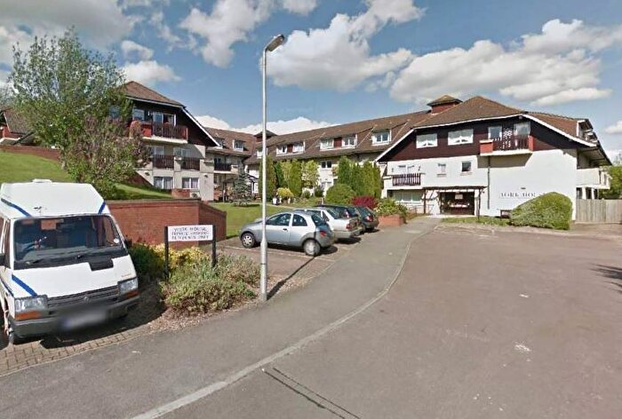 1 Bedroom Flat To Rent In York House, Reading, RG31