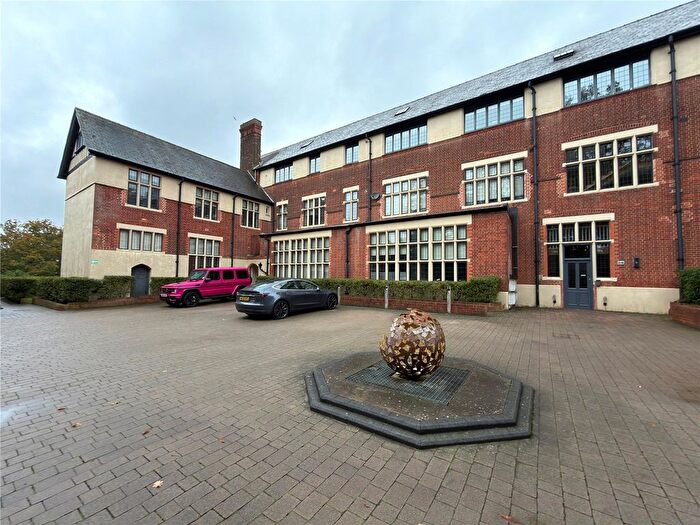 2 Bedroom Flat To Rent In The Ridgeway, Mill Hill, London, NW7