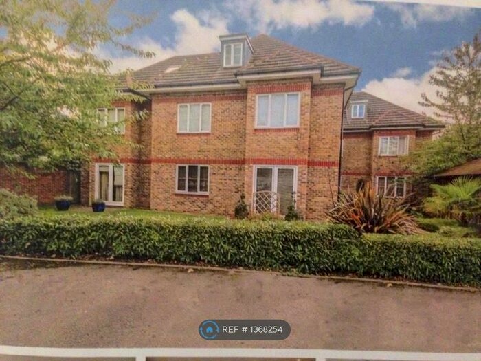 1 Bedroom Flat To Rent In Cobham, Cobham, KT11