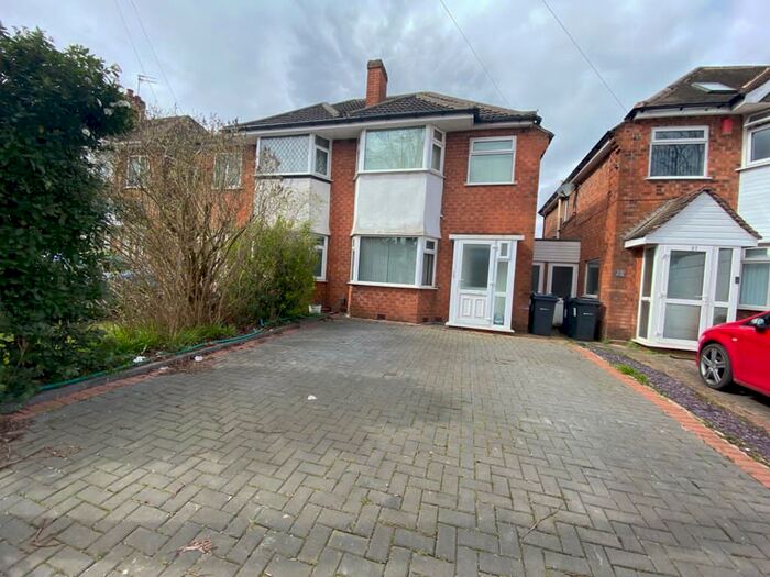 3 Bedroom Semi-Detached House To Rent In Arran Road, Shard End., B34
