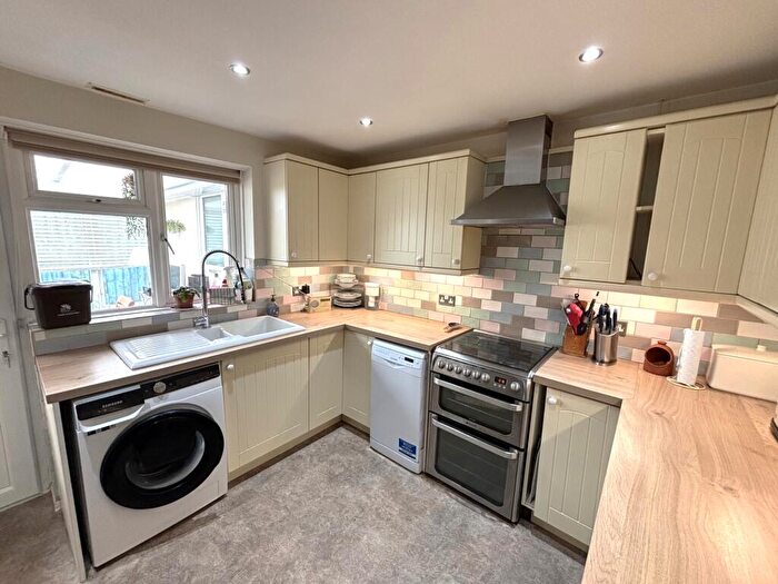 3 Bedroom Detached Bungalow For Sale In Redcliffe Road, Swanage, Dorset, BH19 - Photo 8