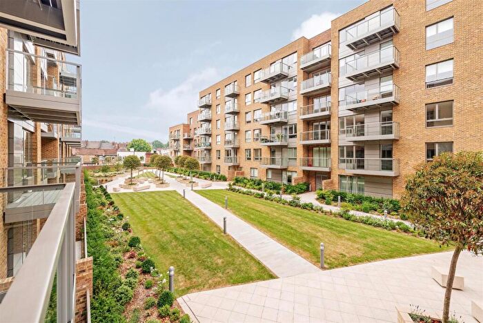 1 Bedroom Apartment To Rent In Cooper Court, Smithfield Square, Hornsey, N8