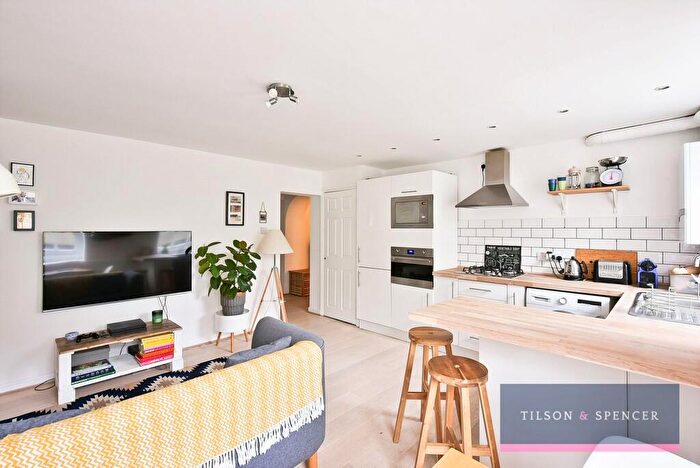 1 Bedroom Apartment For Sale In Elm Place, Bruce Grove, N17