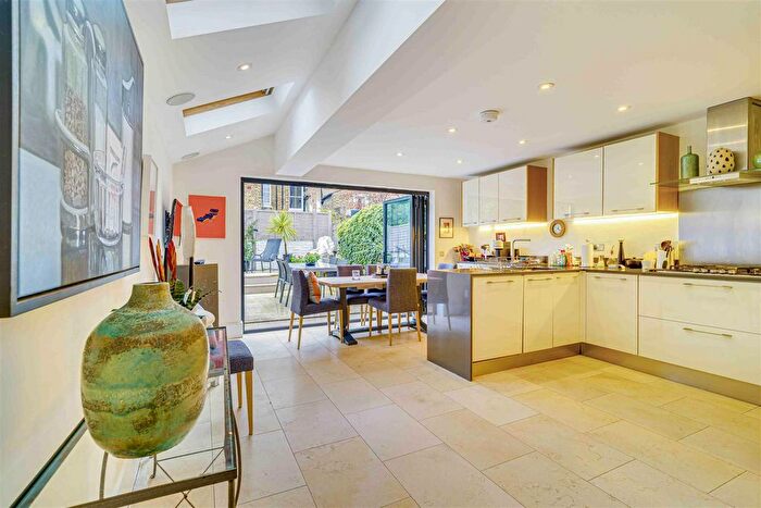 3 Bedroom Property For Sale In Ashington Road, London, SW6