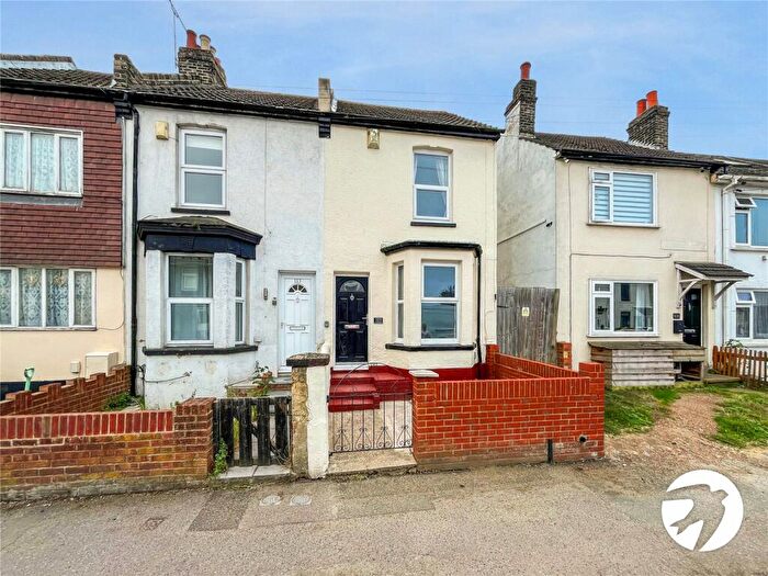 3 Bedroom End Of Terrace House To Rent In Trafalgar Street, Gillingham, Kent, ME7