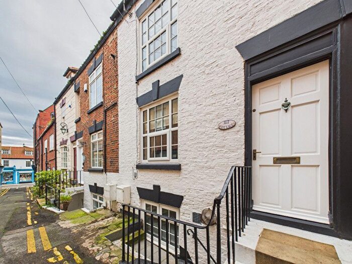 2 Bedroom Cottage For Sale In Routh Walk, Whitby, YO21