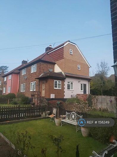 3 Bedroom End Of Terrace House To Rent In Dellors Close, Barnet, EN5