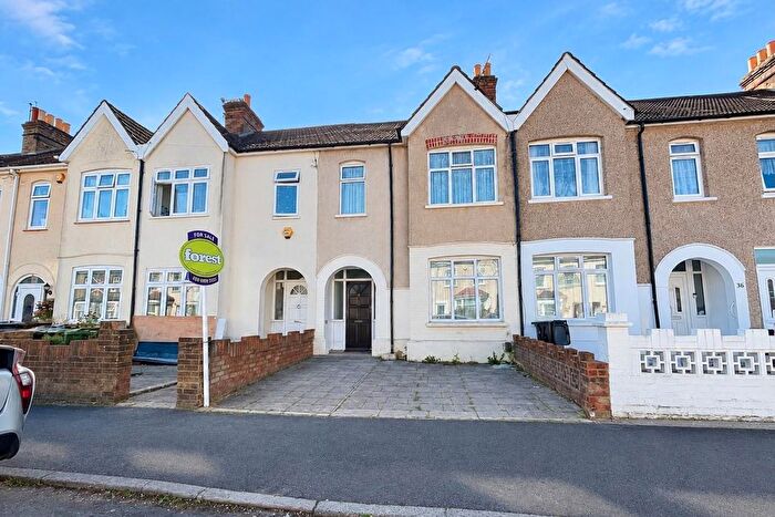 3 Bedroom Terraced House For Sale In Danesbury Road, Feltham, Middlesex, TW13