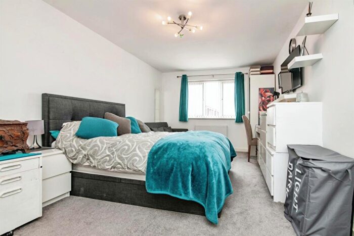 4 Bedroom Detached House For Sale In Oaksherd Mews, Tipton, DY4