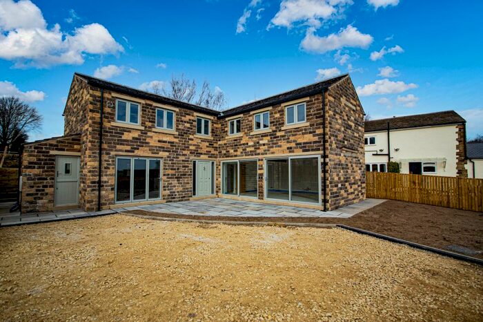 4 Bedroom Detached House For Sale In Briestfield Road, Briestfield, Near Wakefield, WF12