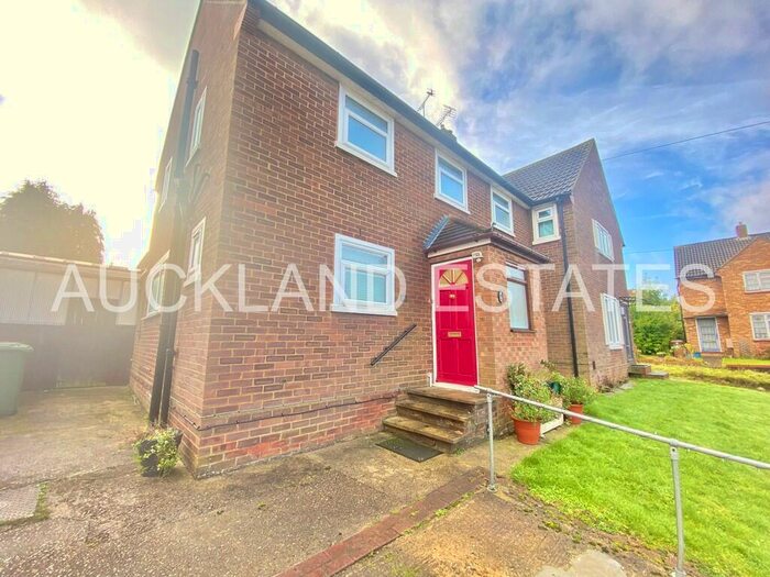 3 Bedroom Semi-Detached House To Rent In Lake View, Potters Bar, EN6