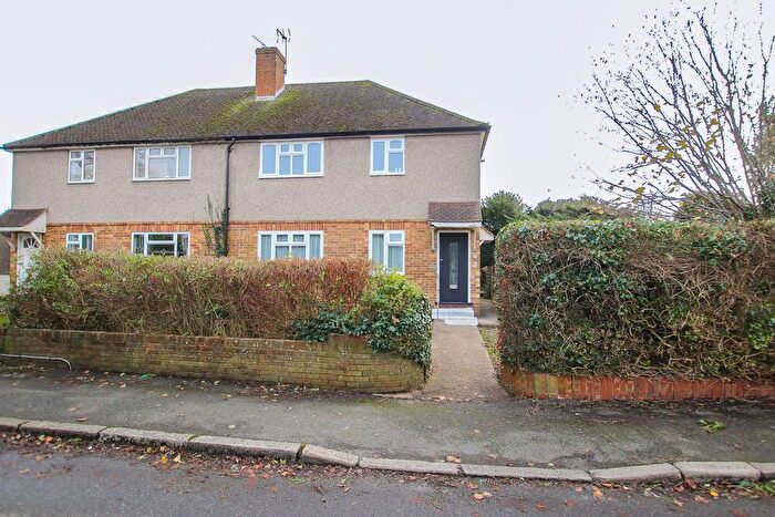 2 Bedroom Maisonette To Rent In Taunton Lane, Coulsdon, CR5