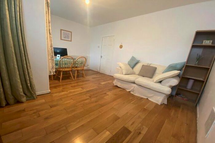 2 Bedroom Flat To Rent In Thessaly Road, London SW8