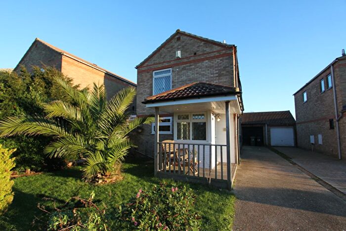3 Bedroom Detached House For Sale In Sturdee Close, Eastbourne, BN23