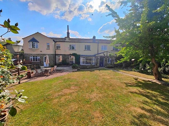 5 Bedroom Semi-Detached House For Sale In Clifton Common, Clifton, HD6