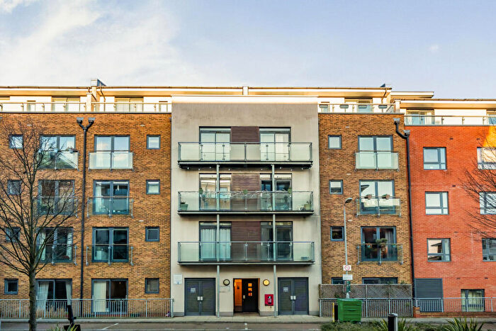 2 Bedroom Apartment For Sale In Desvignes Drive, London, SE13