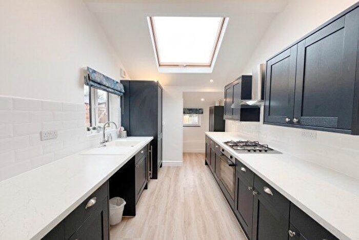 2 Bedroom Property To Rent In Beechcroft Road, Swindon, SN2