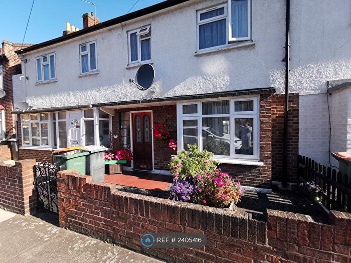 3 Bedroom Terraced House To Rent In Grange Road, London, E13