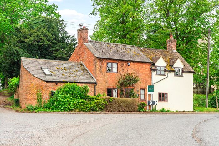 3 Bedroom Detached House For Sale In Newport Road, Moulsoe, Buckinghamshire, MK16