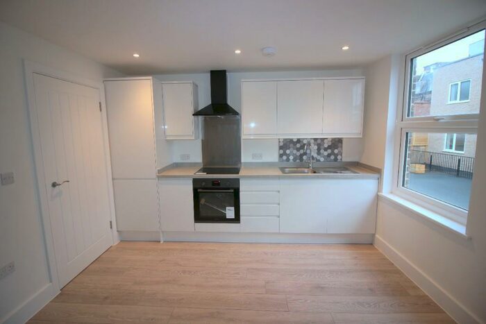 2 Bedroom Flat To Rent In Postway Mews, Ilford, London, IG1