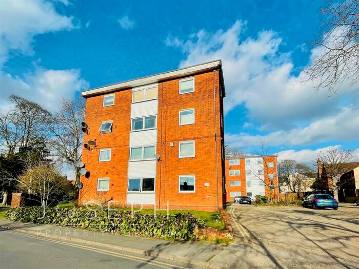 Apartment To Rent In Chevallier Street, Ipswich, IP1