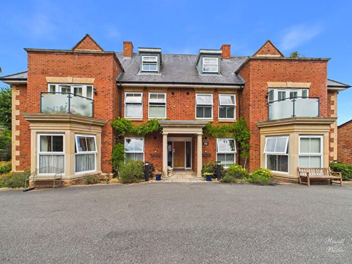 2 Bedroom Flat For Sale In Royal Court, Chandos Road, Buckingham, Buckinghamshire, MK18