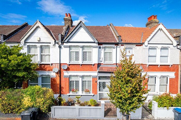 3 Bedroom Terraced House For Sale In Estcourt Road, London, SE25