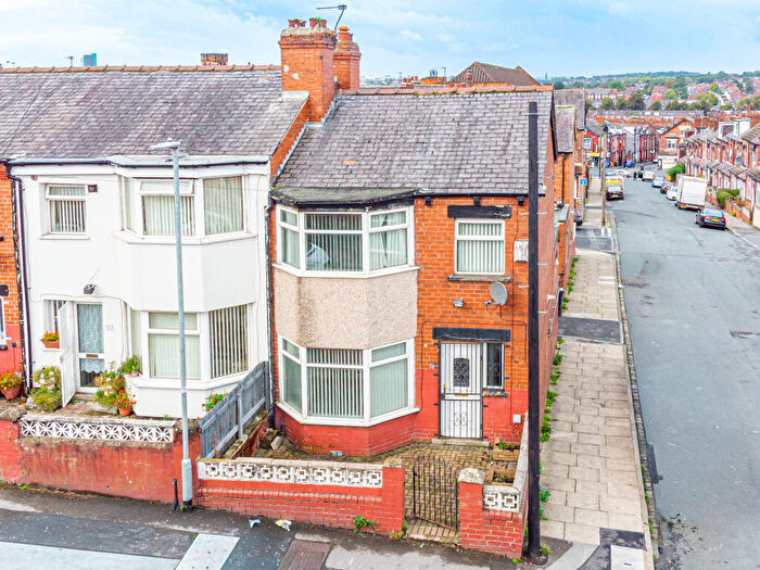 3 Bedroom Terraced House For Sale In Ashton Road, Leeds, LS8