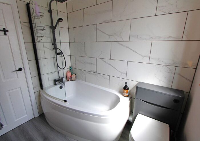 2 Bedroom Semi-Detached House For Sale In Long Lane, Bolton, BL2