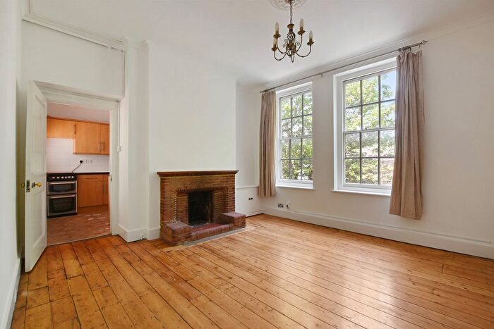 2 Bedroom Flat To Rent In Priory Gardens, Shepherds Hill, Highgate, N6