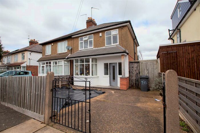 3 Bedroom Semi-Detached House To Rent In Milford Road, Leicester, LE2