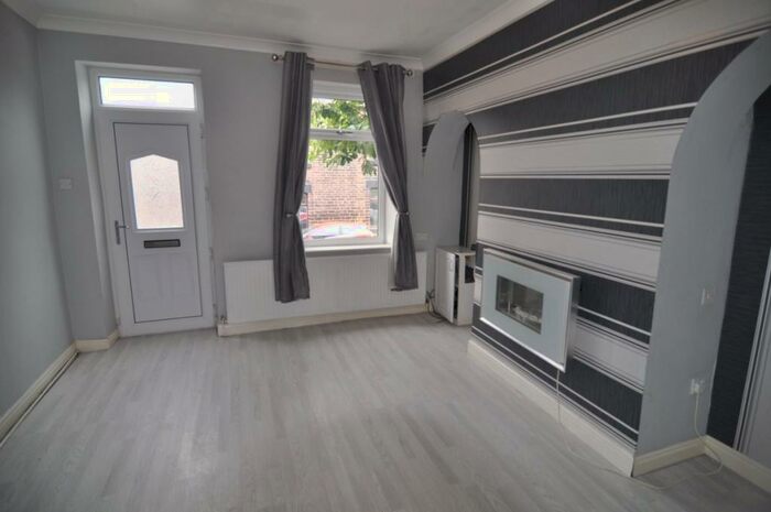 2 Bedroom House To Rent In Snapehill Road, Darfield, S73