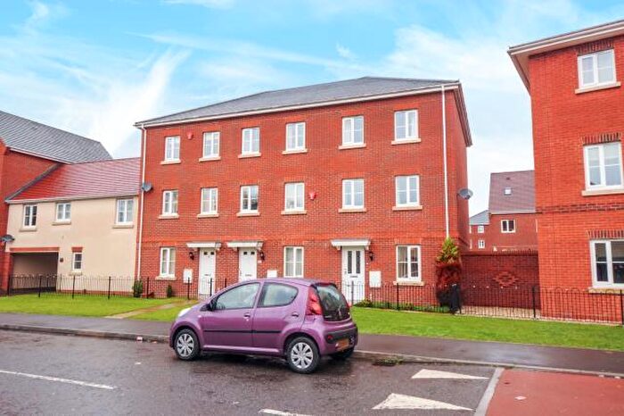 4 Bedroom House To Rent In Urquhart Road, Thatcham, RG19