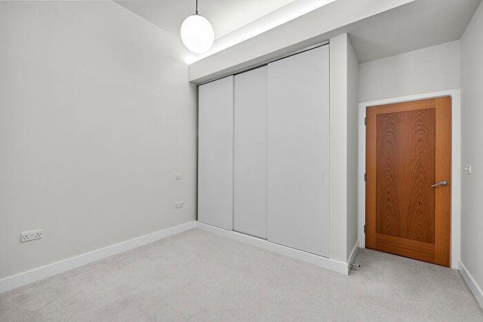 2 Bedroom Flat To Rent In Craigie Drive, Plymouth, PL1