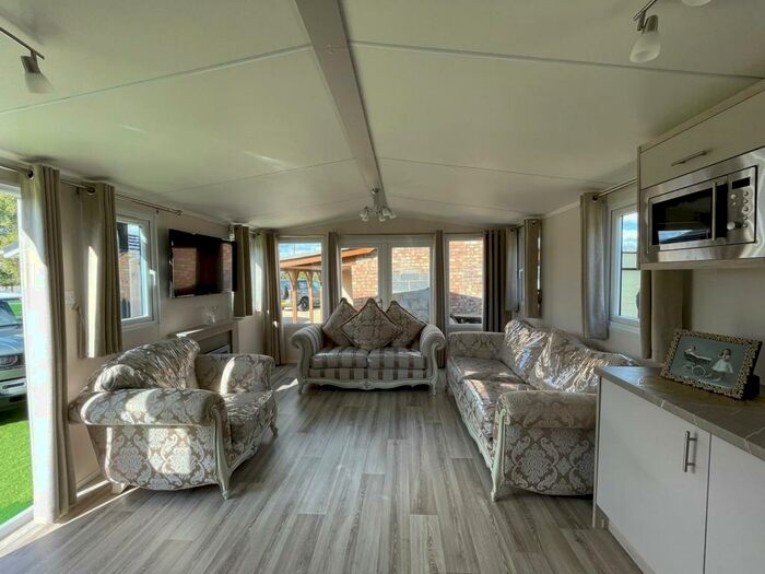 2 Bedroom Caravan For Sale In Wyberton, Boston, PE21
