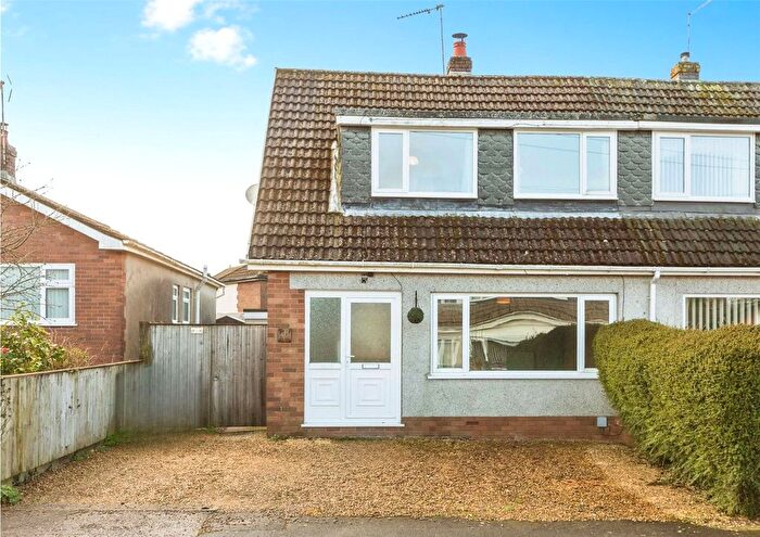 3 Bedroom Semi-Detached House For Sale In Pantydwr, Three Crosses, Swansea, SA4
