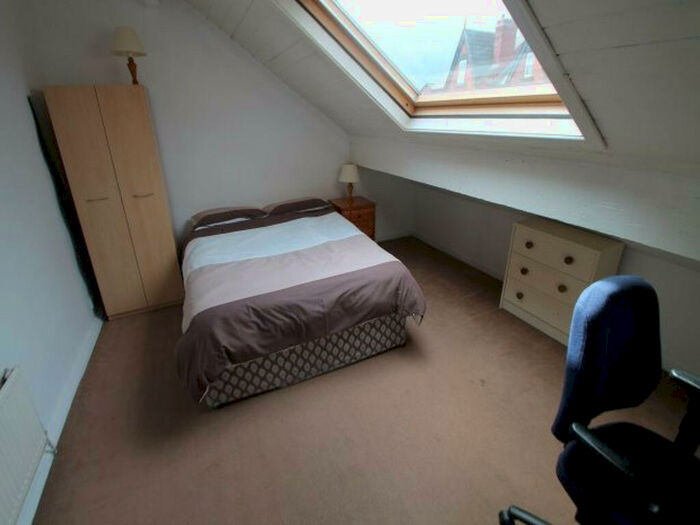 4 Bedroom House To Rent In Burchett Place, Leeds, LS6