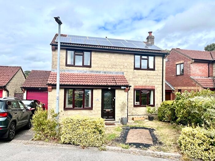 3 Bedroom Detached House For Sale In Wenhill Heights, Calne, SN11