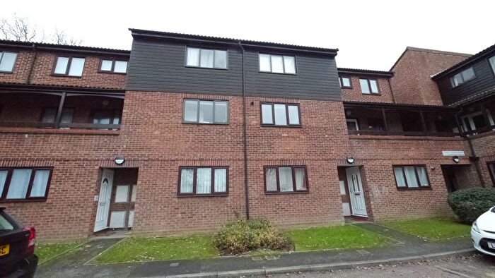 1 Bedroom Flat To Rent In Wordsworth Court, Hatfield, AL10