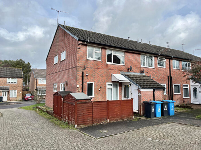 1 Bedroom Flat For Sale In Hooke Close, Poole, BH17