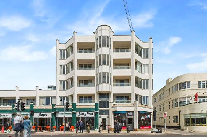 2 Bedroom Flat For Sale In Seaspray, Marine Parade, Worthing, BN11