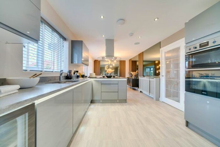 4 Bedroom Detached House For Sale In Station Road, Howden, DN14