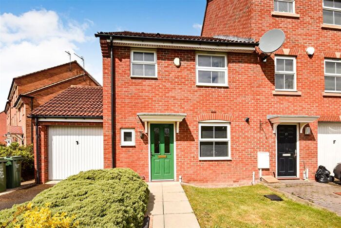 3 Bedroom End Of Terrace House For Sale In Pingle Close, Great Oakley, Corby, NN18