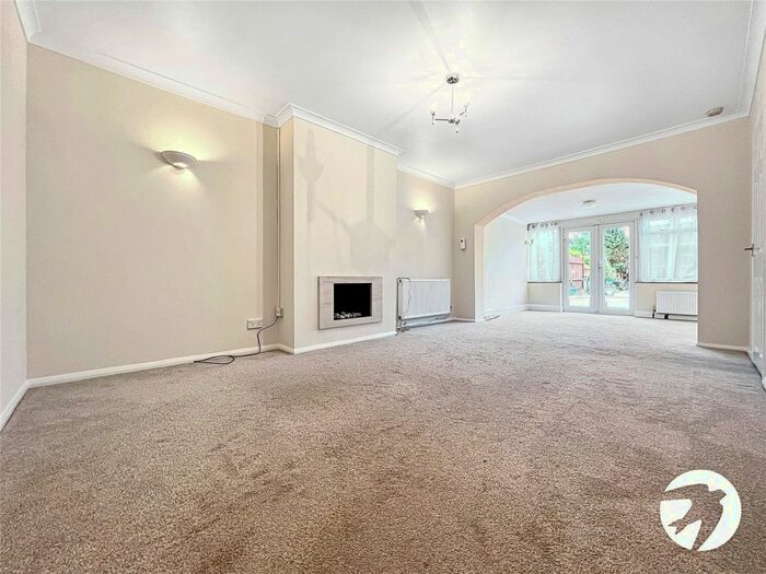 2 Bedroom Bungalow To Rent In Alexander Close, Sidcup, DA15