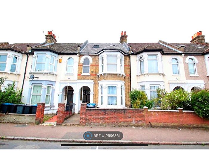 2 Bedroom Flat To Rent In St Saviours Road, Croydon, CR0