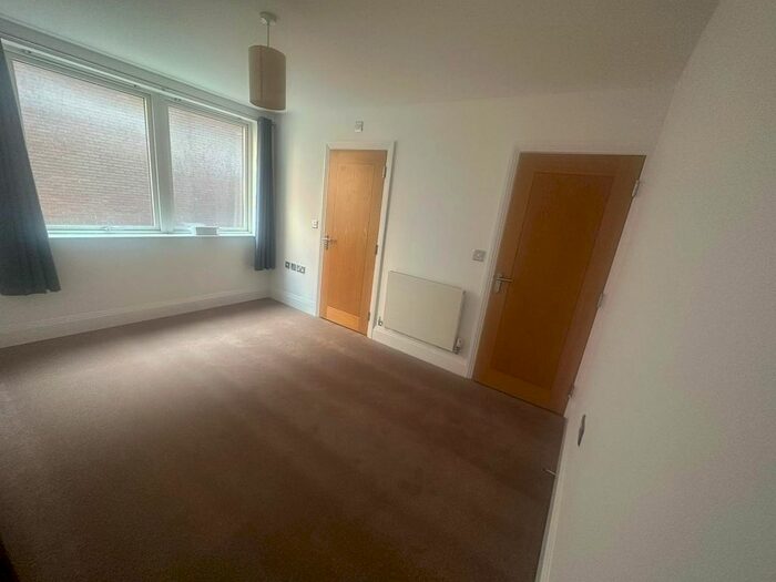2 Bedroom Flat To Rent In Hawksworth House, Tetty Way . Bromley, BR1