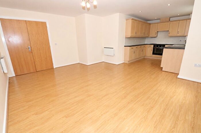 2 Bedroom Flat To Rent In Sherbourne Court, Wychwood Village, CW2